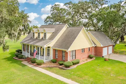 1619 Flintlock Court, Angleton, TX 77515 - Photo 4