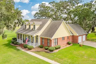 1619 Flintlock Ct, Angleton, TX 77515 - Photo 4