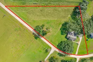 1619 Flintlock Ct, Angleton, TX 77515 - Photo 2