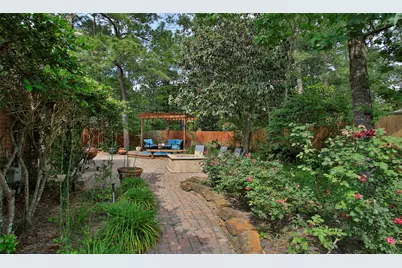 19 E Sunny Slope Circle, The Woodlands, TX 77381 - Photo 44