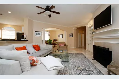 19 E Sunny Slope Circle, The Woodlands, TX 77381 - Photo 6