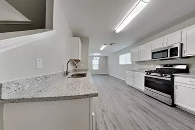12522 Sterlingstone Drive, Houston, TX 77066 - Photo 4