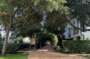2713 Arabelle Grove, Houston, TX 77007 - Photo 2