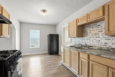 1305 Pine Street, Baytown, TX 77520 - Photo 12