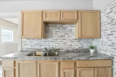 1305 Pine Street, Baytown, TX 77520 - Photo 20