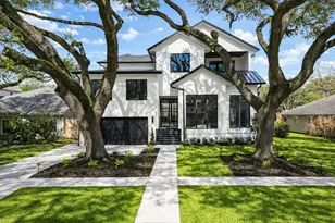 4708 Laurel St, Bellaire, TX 77401 - Photo 2
