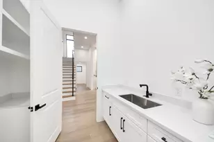 4708 Laurel St, Bellaire, TX 77401 - Photo 24