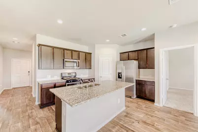 8015 Tamarind Lane, Baytown, TX 77521 - Photo 4