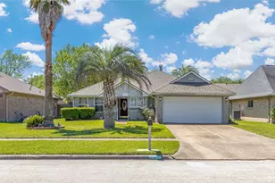 15730 Castorglen Dr, Houston, TX 77598 - Photo 2