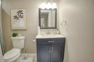 8150 Herschelwood St, Houston, TX 77033 - Photo 20