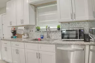 8150 Herschelwood St, Houston, TX 77033 - Photo 8