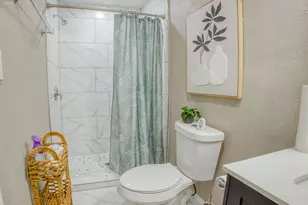 8150 Herschelwood St, Houston, TX 77033 - Photo 22