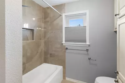 2824 E Palm Circle, Galveston, TX 77551 - Photo 10