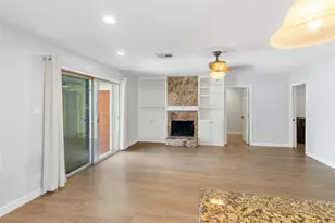 2824 E Palm Circle, Galveston, TX 77551 - Photo 4