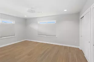 2824 E Palm Circle, Galveston, TX 77551 - Photo 8