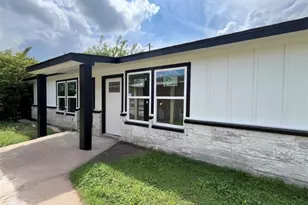 4305 Phlox St, Houston, TX 77051 - Photo 2