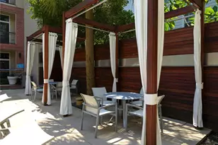 206 McGowen St, Houston, TX 77006 - Photo 12