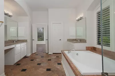 11 Lansdowne, The Woodlands, TX 77382 - Photo 24