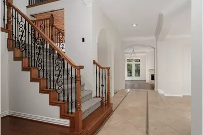 11 Lansdowne, The Woodlands, TX 77382 - Photo 4