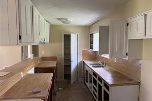 5996 Yucca Trail, Beeville, TX 78102 - Photo 4
