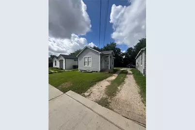 7910 Ford Street, Houston, TX 77012 - Photo 1