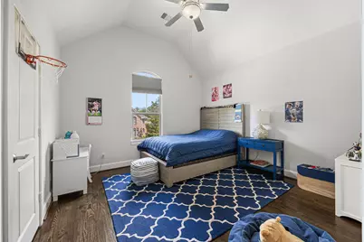 5119 Locust Street, Bellaire, TX 77401 - Photo 34
