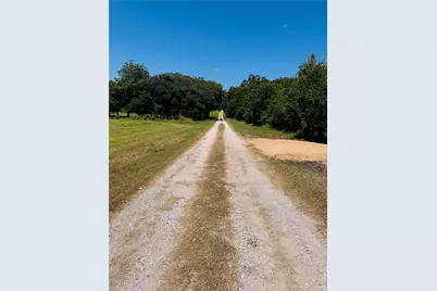 4597 Kubenka, Schulenburg, TX 78956 - Photo 4