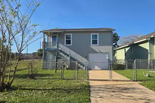914 Avenue K, Galveston, TX 77550 - Photo 1
