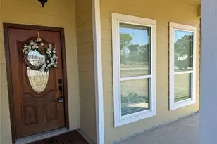 322 25th St, Hempstead, TX 77445 - Photo 2