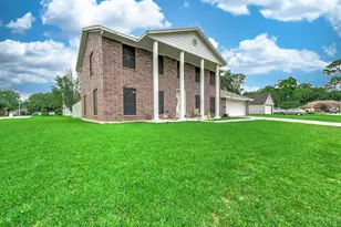 7118 Tonkawa St, Baytown, TX 77521 - Photo 2