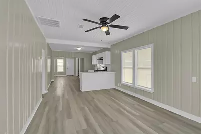 115 E James Street, Baytown, TX 77520 - Photo 4
