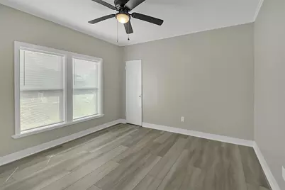 115 E James Street, Baytown, TX 77520 - Photo 10