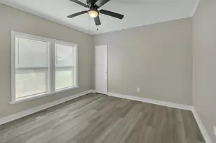 115 E James St, Baytown, TX 77520 - Photo 10