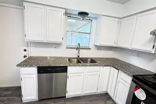 2511 Maple Tree Ct, Stafford, TX 77477 - Photo 10