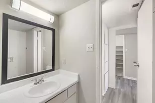 11715 S Glen Dr, Houston, TX 77099 - Photo 10