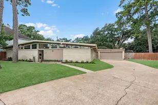 227 Faust Ln, Houston, TX 77024 - Photo 2
