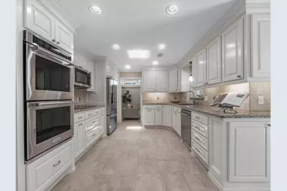 227 Faust Lane, Houston, TX 77024 - Photo 8