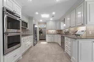 227 Faust Ln, Houston, TX 77024 - Photo 8