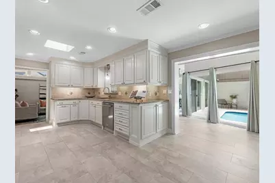 227 Faust Lane, Houston, TX 77024 - Photo 10