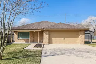 1140 Glenda St, Pearland, TX 77581 - Photo 1