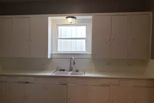 823 Avenue K, Galveston, TX 77550 - Photo 8