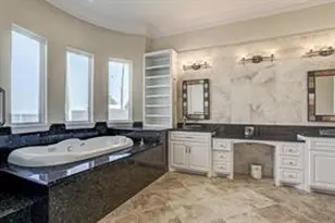 135 1st St, Dickinson, TX 77539 - Photo 14