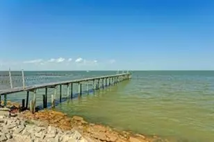 135 1st St, Dickinson, TX 77539 - Photo 6