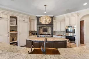 13 Pleasant Shadows Dr, Spring, TX 77389 - Photo 12