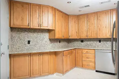 5050 Woodway Drive #2A, Houston, TX 77056 - Photo 12