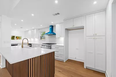 10730 Wickersham Lane, Houston, TX 77042 - Photo 18