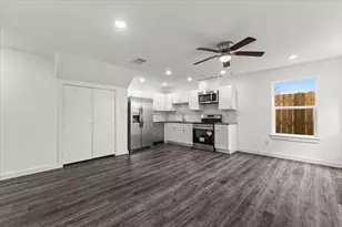 8631 Peachtree St, Houston, TX 77016 - Photo 6