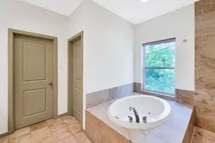 321 E 20th St, Houston, TX 77008 - Photo 30