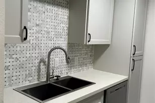 10211 Sugar Branch Dr, Houston, TX 77036 - Photo 16