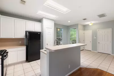 229 E Summerhaze Circle, The Woodlands, TX 77382 - Photo 12